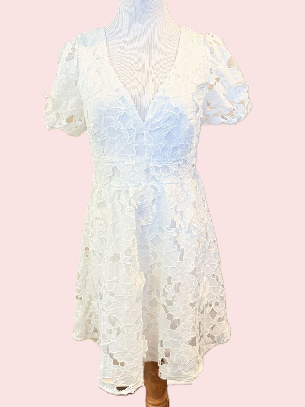 Crystal Doll White Eyelet Embroidered Floral Dress Puffed Short Sleeve V-Neck L